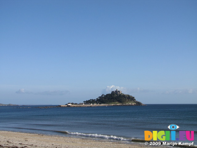 SX08967 St Michael's Mount from Longrock beach